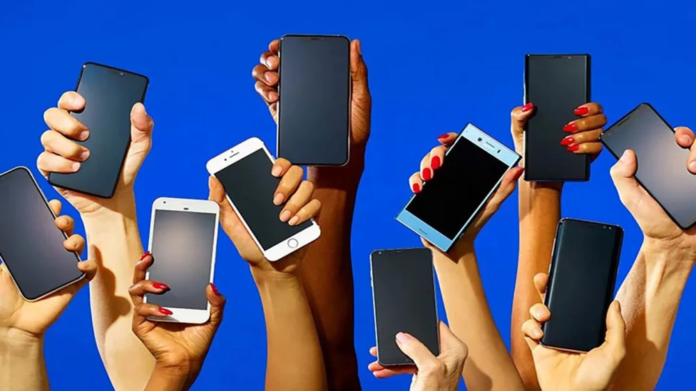 الإعفاء الجمركي على الهواتف المحمولة في مصر 2025: هاتف واحد دون رسوم للمصريين العائدين من الخارج